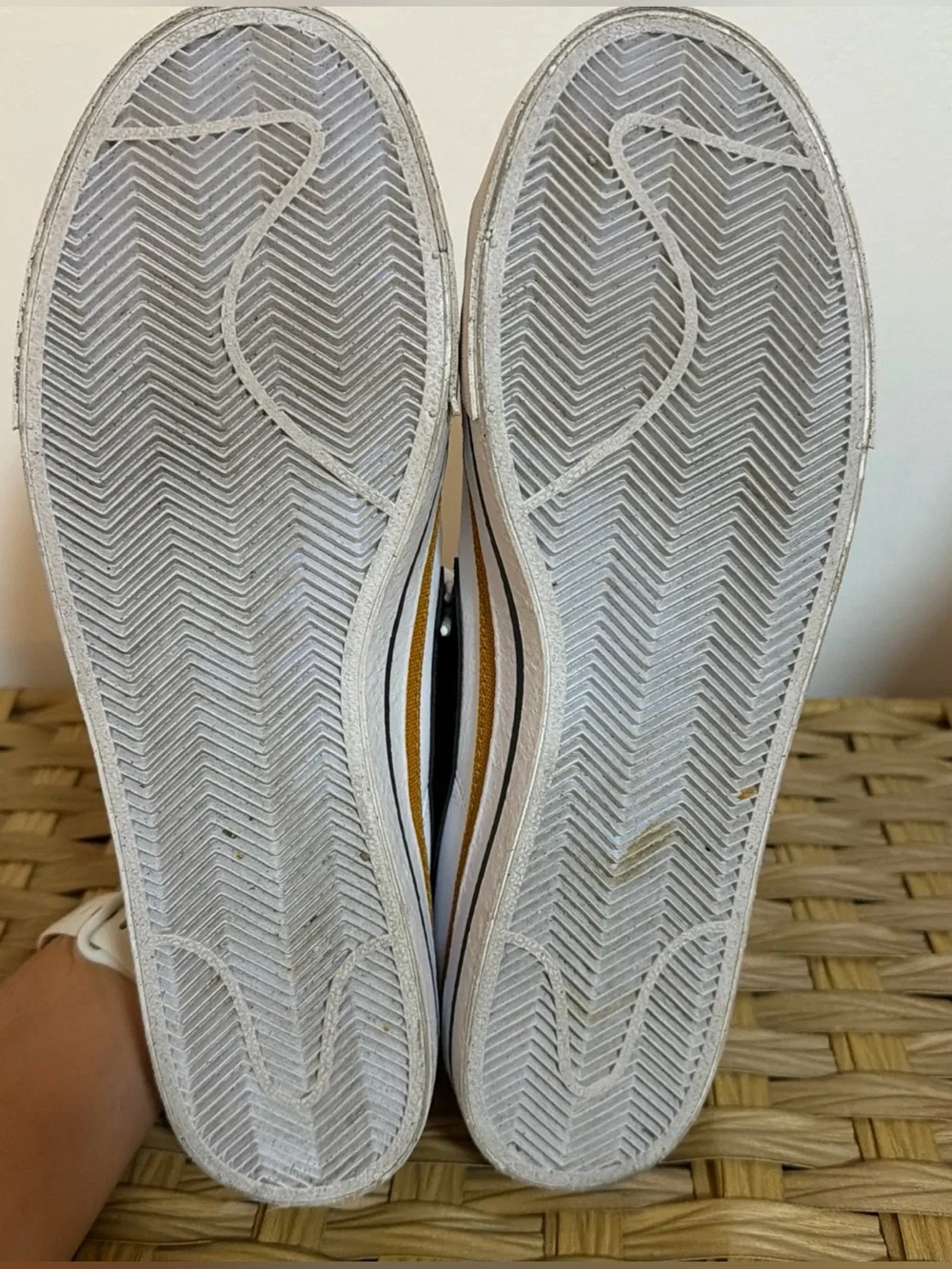 Nike Court Legacy Men’s 11.5 White Black Brown Athletic Leather Shoes Sneakers